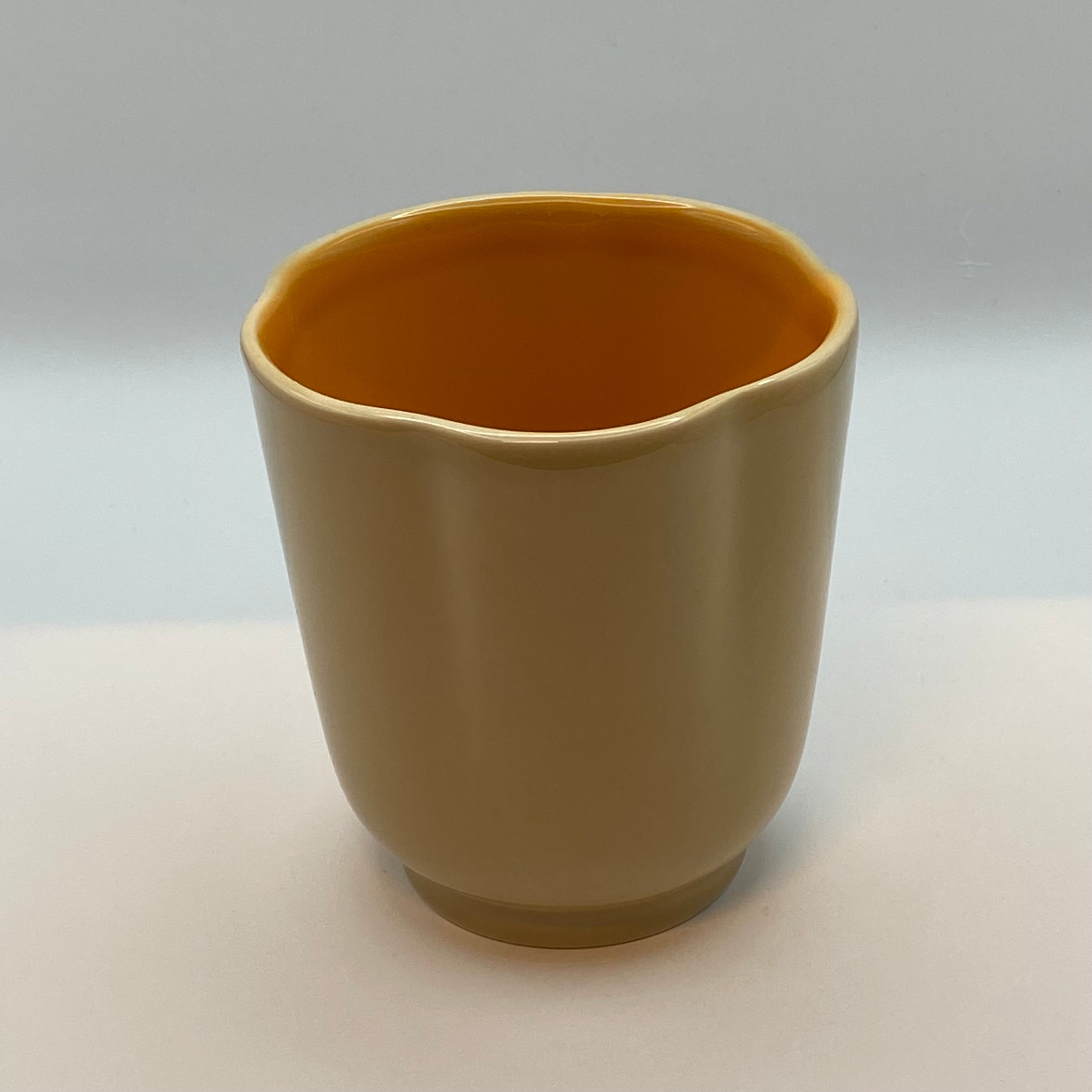 Return To Sender, Mok Flower Zand