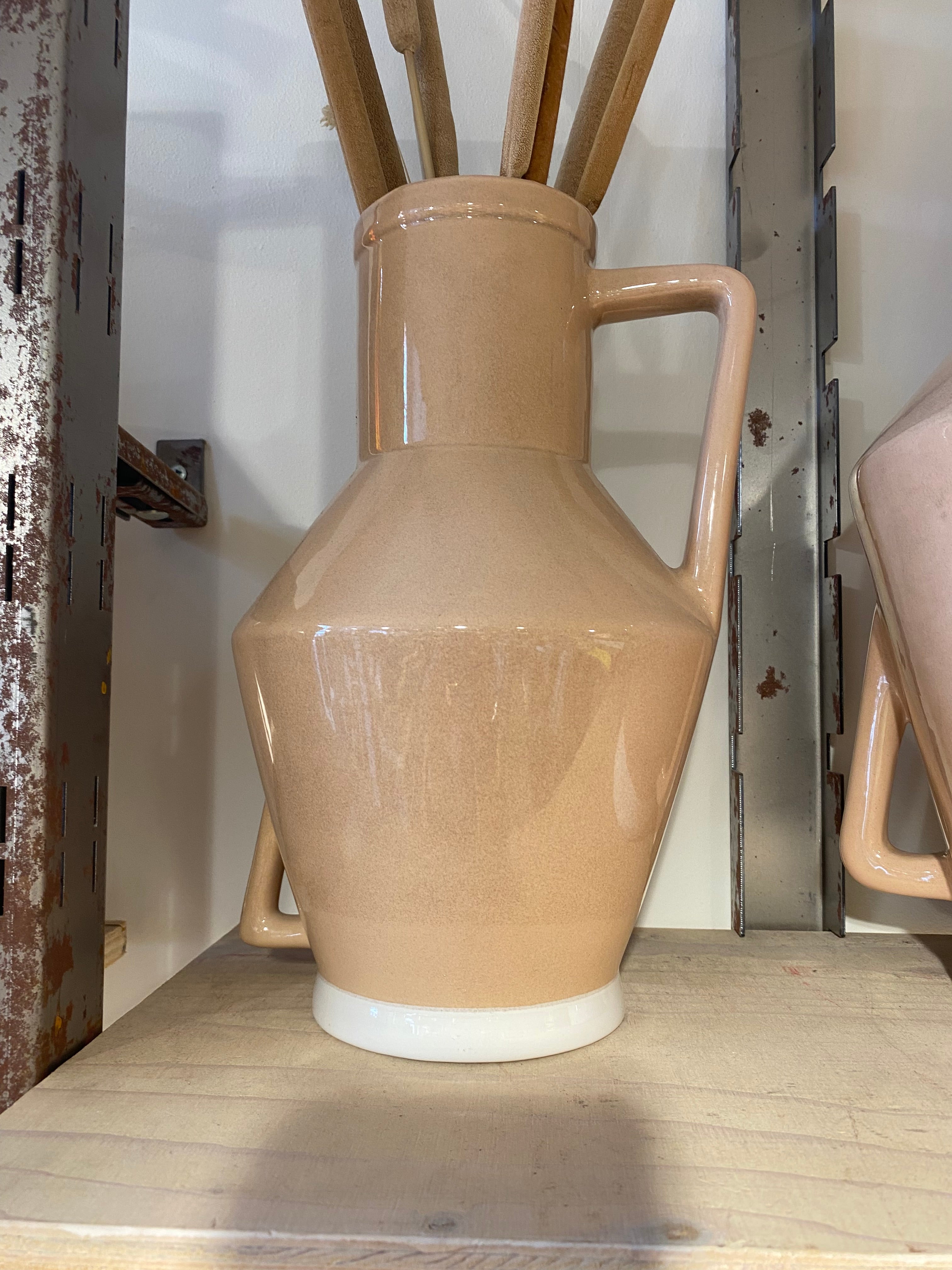 Return To Sender. Vaas 30 cm Taupe.