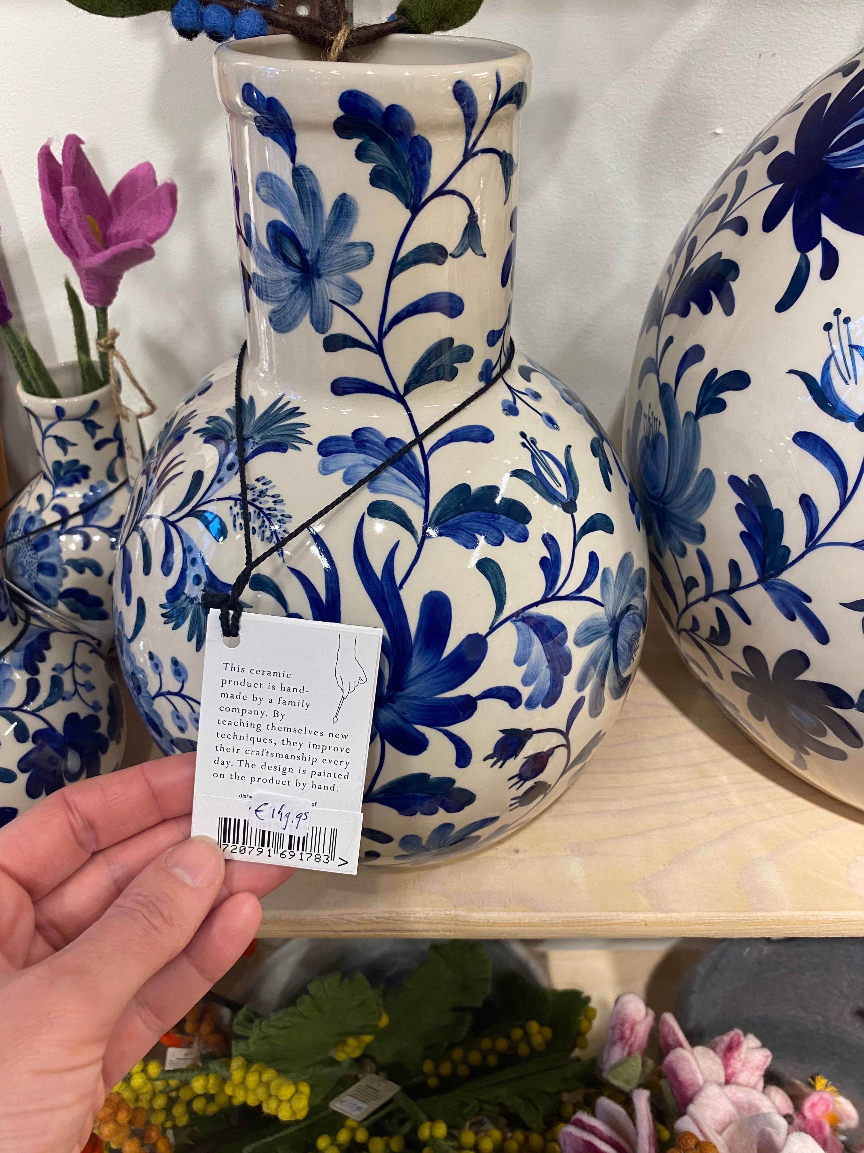 Return To Sender. Vaas 30 cm