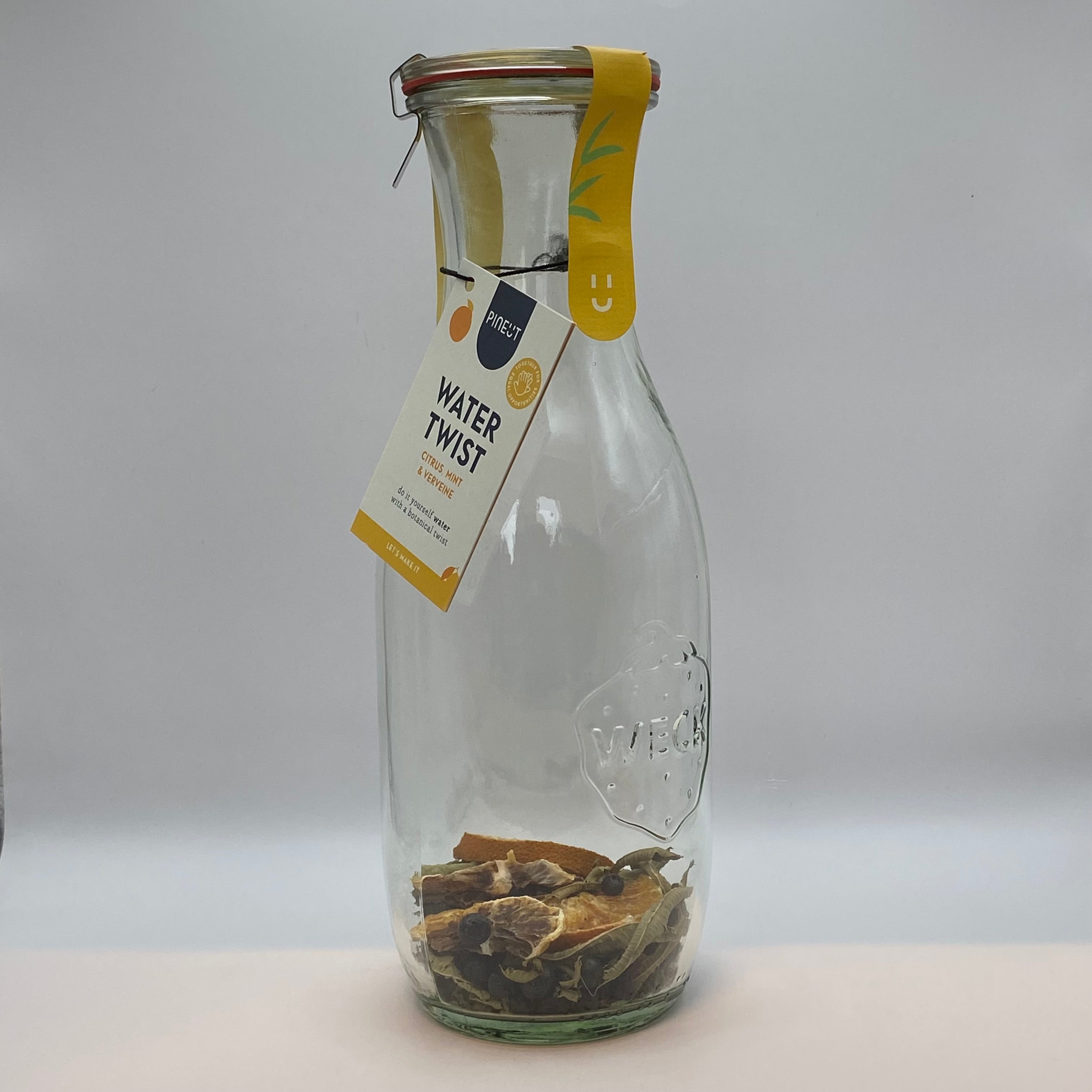 Pineut, Water Twist. Citrus, Mint, Verveine