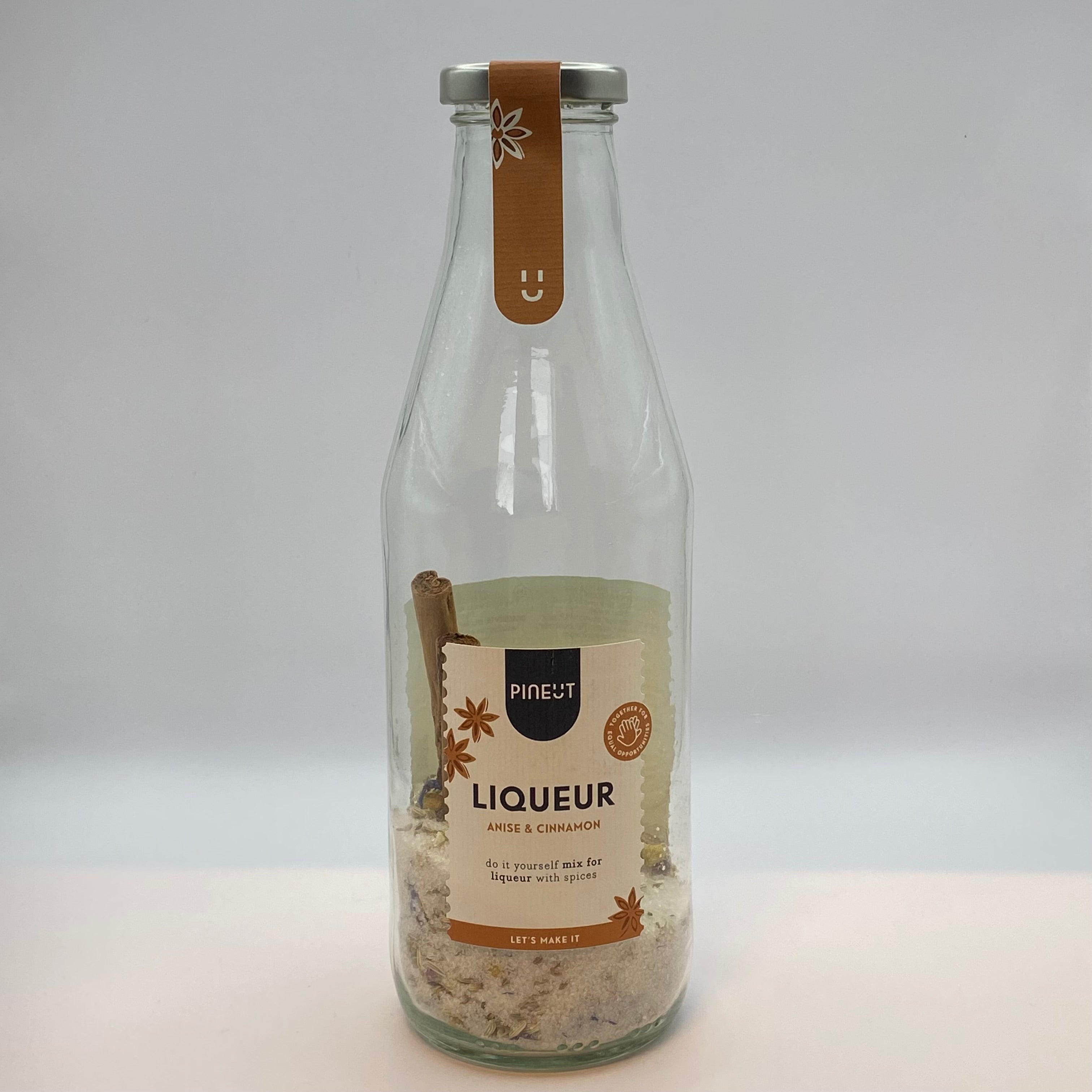 Pineut, Liqueur, Anijs en Kaneel