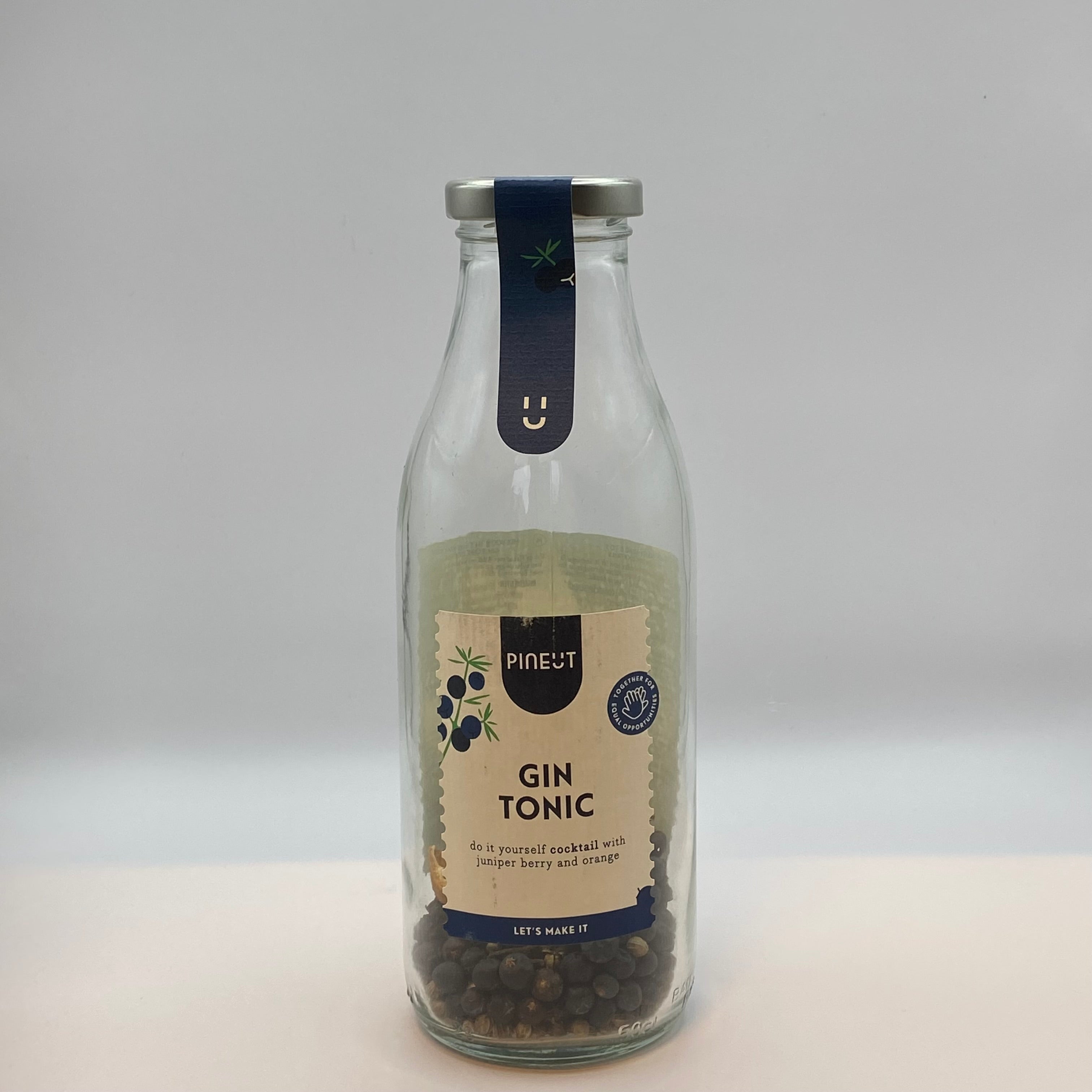 Pineut,Cocktail. Gin Tonic